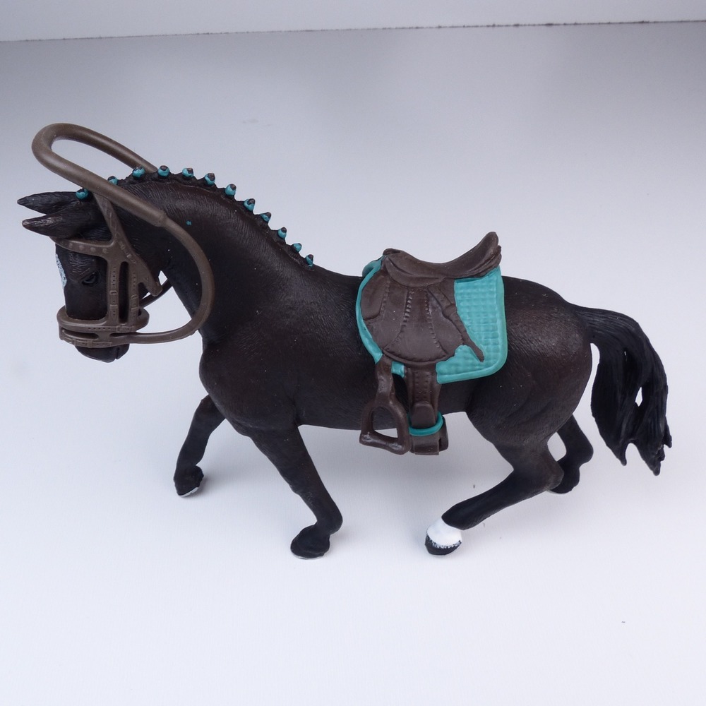 Schleich Horse Club Storm Hanoverian Gelding Toy Figure w/ Saddle Bridle #42541 - Picture 6 of 12